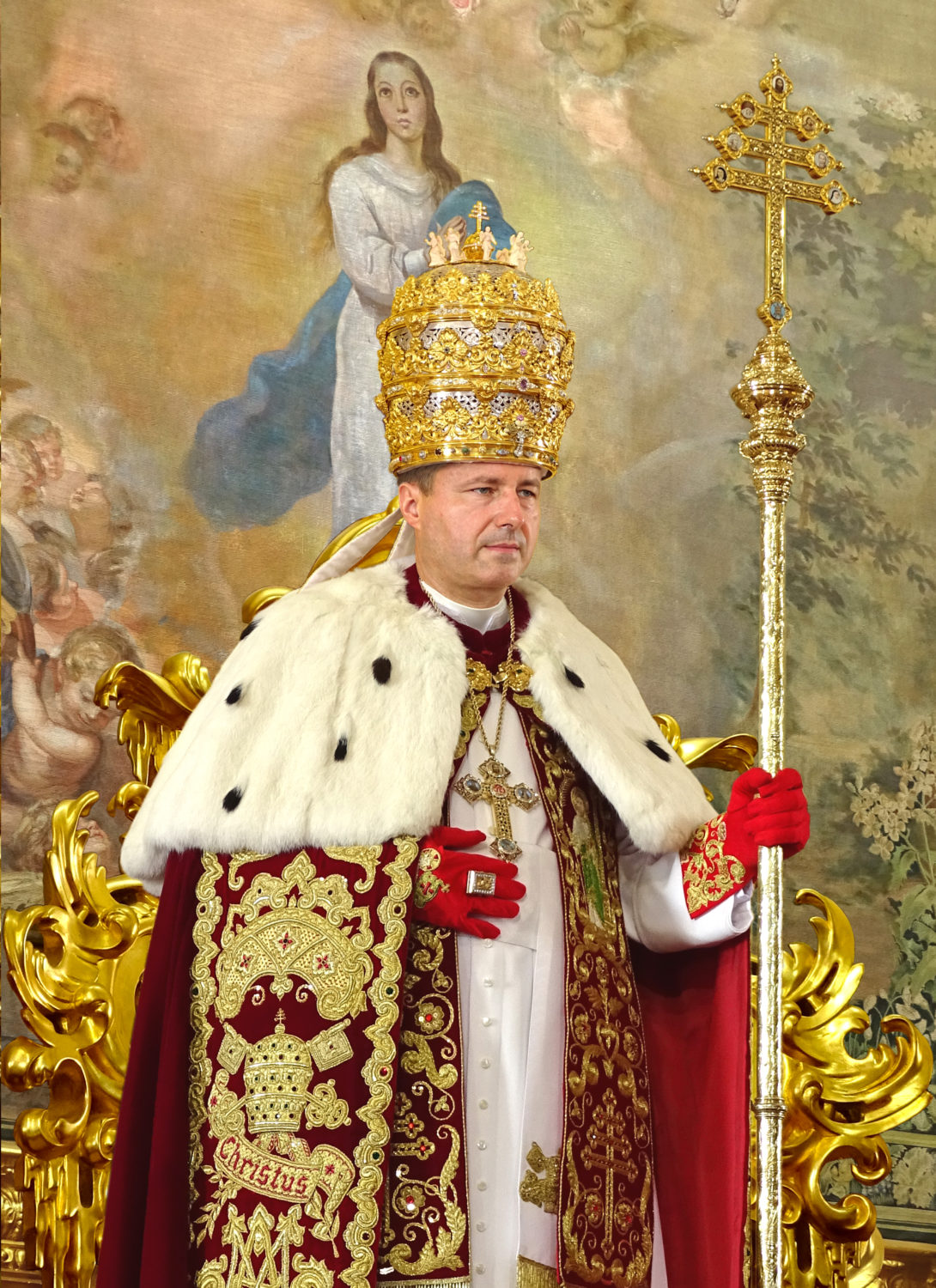 Sa Sainteté le Pape Pierre III  <br><i> De Glória Ecclésiæ </i><br><br> Heureusement régnant <br><br><br> En Savoir Plus